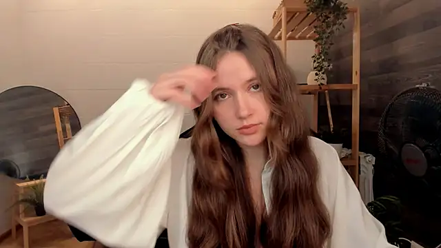 Snapshot of MaryannSoftt chatting on September 2025 03:59:01 PM MaryannSoftt online show from September 2025 03:59:01 PM