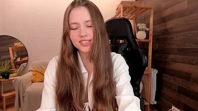 Snapshot of MaryannSoftt chatting on October 2025 03:32:01 PM MaryannSoftt online show from October 2025 03:32:01 PM