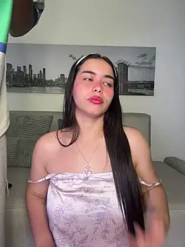 Snapshot of SophieRoyals chatting on May 2026 02:03:01 PM SophieRoyals online show from May 2026 02:03:01 PM