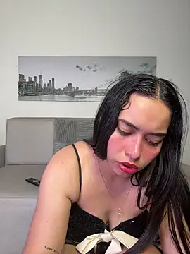 Snapshot of SophieRoyals chatting on May 2026 01:41:01 PM SophieRoyals online show from May 2026 01:41:01 PM