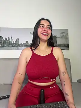 Snapshot of SophieRoyals chatting on May 2026 01:31:01 PM SophieRoyals online show from May 2026 01:31:01 PM