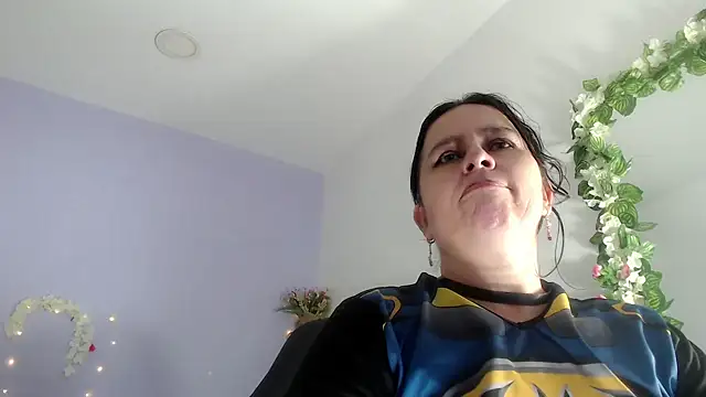 victoria jones online show from February 2025 10:01:01 PM