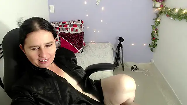 victoria jones online show from February 2025 12:16:01 PM