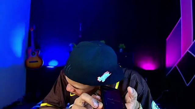 Damian latinxxx online show from February 2025 03:09:02 AM