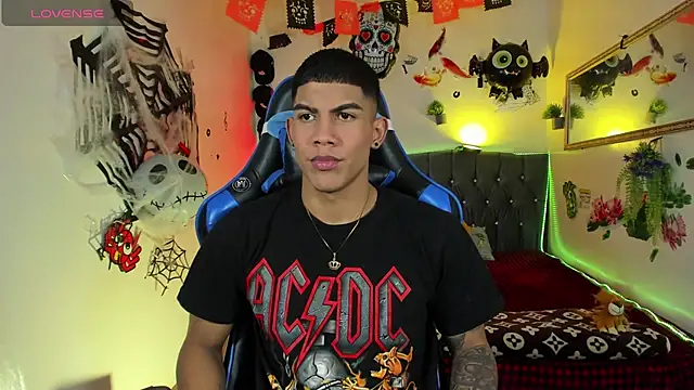 Damian latinxxx online show from October 2025 02:59:01 AM