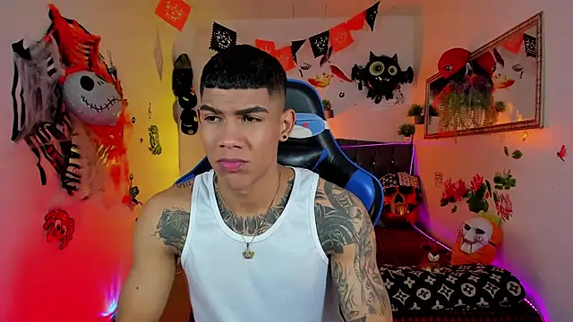 Damian latinxxx online show from October 2025 03:08:01 AM