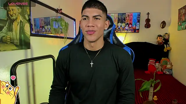 Snapshot of Damian_latinxxx chatting on May 2026 12:28:02 AM Damian latinxxx online show from May 2026 12:28:02 AM