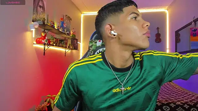 Damian latinxxx online show from July 2026 09:01:01 AM