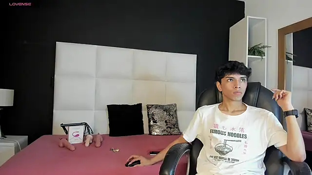 Santy carrington online show from December 2024 08:29:01 PM