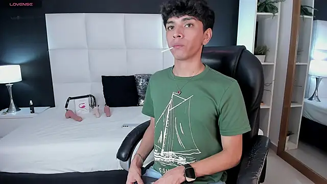 Santy carrington online show from December 2024 11:47:01 PM