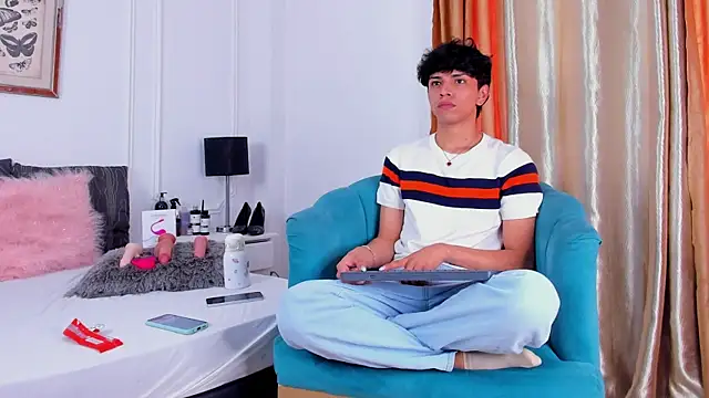 Santy carrington online show from February 2025 08:03:01 PM