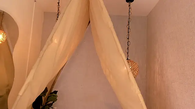 Ariella Ruiz online show from March 2025 04:26:01 PM