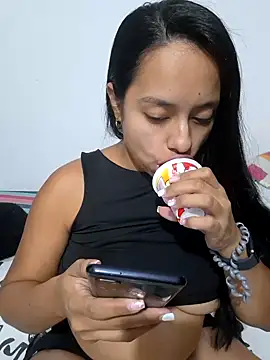 Snapshot of MarianaByanchi chatting on December 2024 02:01:01 AM MarianaByanchi online show from December 2024 02:01:01 AM