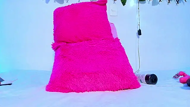 Aleesha 17 online show from December 2024 10:34:02 AM