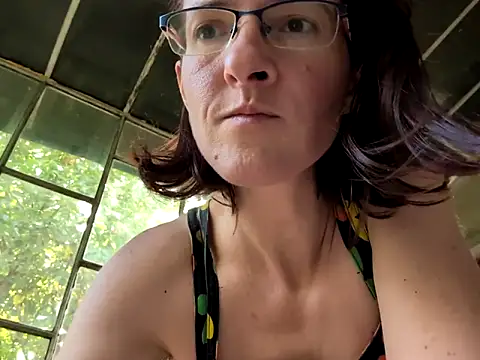 Milky hairy mommy online show from September 2025 12:17:01 PM