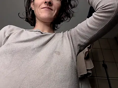 Milky hairy mommy online show from September 2025 08:24:01 PM