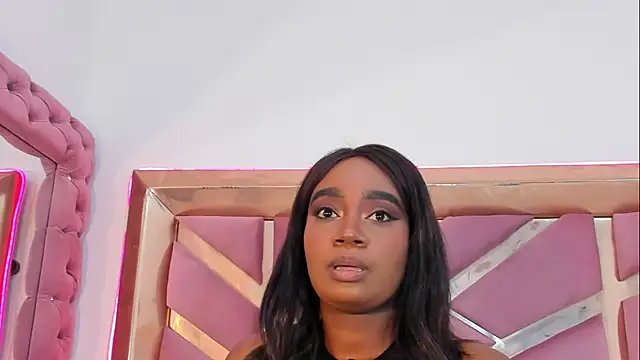 Britanymooree online show from April 2026 07:58:02 PM