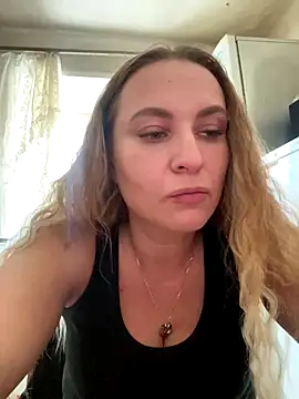 OlgaBuzzz online show from November 2025 06:13:02 AM