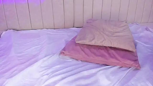 Snapshot of Littleolivia_ chatting on January 2025 07:07:01 PM Littleolivia online show from January 2025 07:07:01 PM