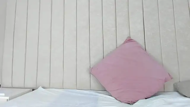 Snapshot of Littleolivia_ chatting on February 2025 01:00:02 PM Littleolivia online show from February 2025 01:00:02 PM