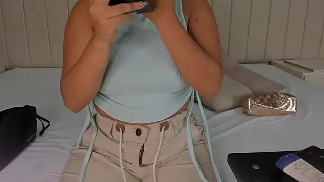 Snapshot of Littleolivia_ chatting on February 2025 01:17:02 PM Littleolivia online show from February 2025 01:17:02 PM