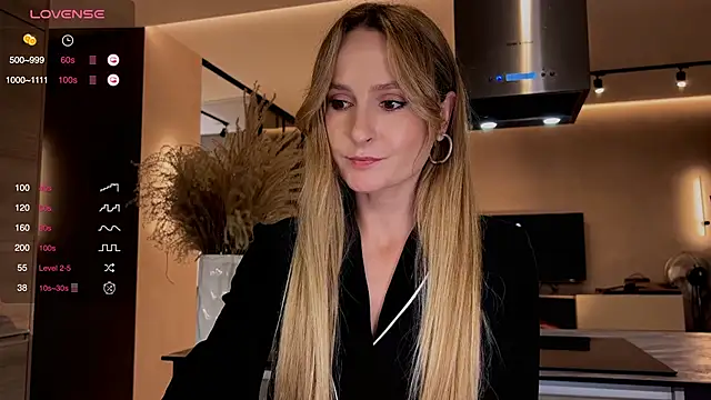 Snapshot of Peach__juice chatting on December 2024 07:37:02 PM Peach juice online show from December 2024 07:37:02 PM