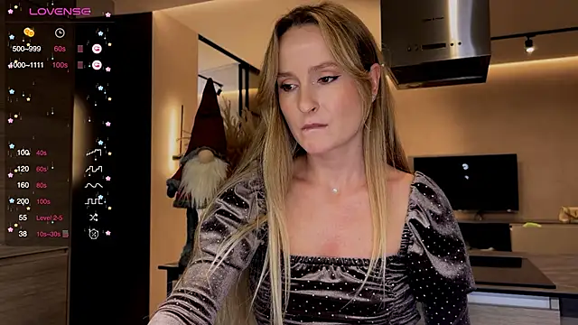 Snapshot of Peach__juice chatting on December 2024 07:39:02 PM Peach juice online show from December 2024 07:39:02 PM