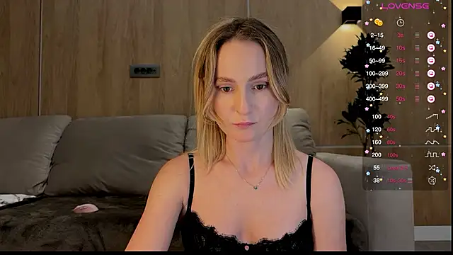 Snapshot of Peach__juice chatting on February 2025 05:07:01 PM Peach juice online show from February 2025 05:07:01 PM