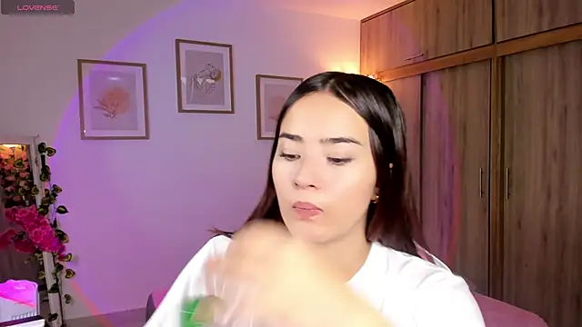 Veronica isaza   online show from September 2025 01:15:02 PM