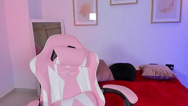 Veronica isaza   online show from November 2025 12:49:01 PM