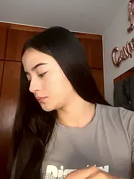 Veronica isaza   online show from January 2026 12:30:01 PM