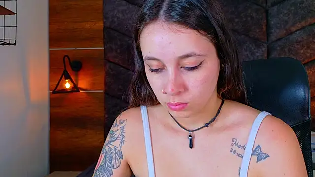 AmbarHills 1 online show from October 2025 11:33:02 AM