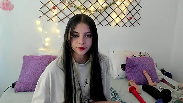 Ivanna Bruner online show from September 2025 07:38:01 PM