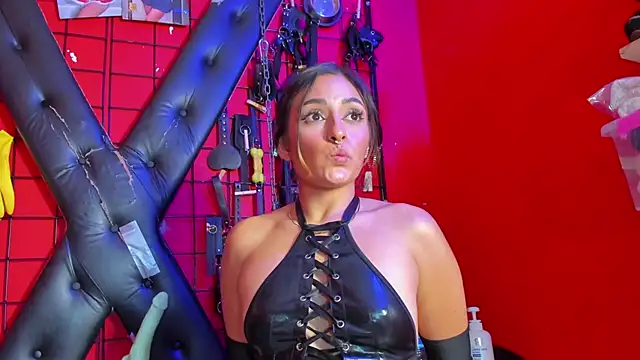 Snapshot of Madame_pain_ chatting on January 2025 06:14:01 PM Madame pain online show from January 2025 06:14:01 PM