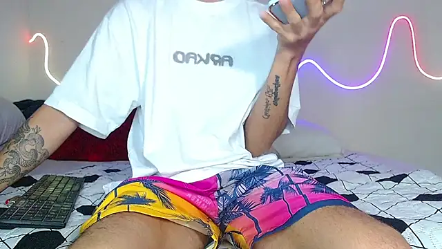 Snapshot of bobsexy08 chatting on February 2025 12:28:01 PM bobsexy08 online show from February 2025 12:28:01 PM