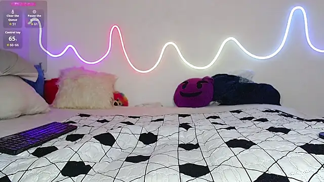 Snapshot of bobsexy08 chatting on October 2025 12:25:02 PM bobsexy08 online show from October 2025 12:25:02 PM