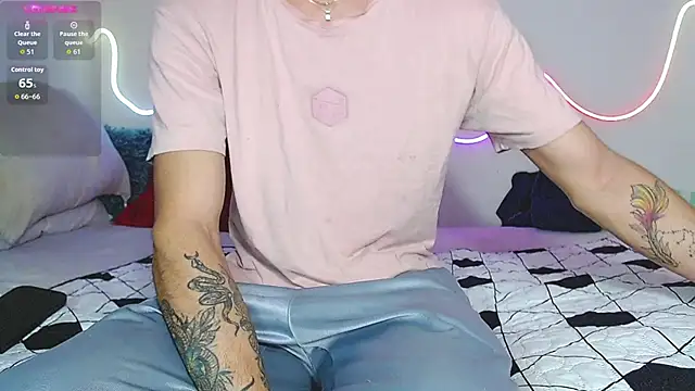 Snapshot of bobsexy08 chatting on October 2025 12:19:01 PM bobsexy08 online show from October 2025 12:19:01 PM