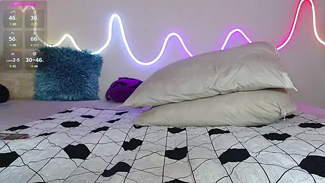 Snapshot of bobsexy08 chatting on November 2025 01:44:01 PM bobsexy08 online show from November 2025 01:44:01 PM