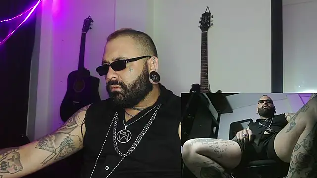 darkclothes online show from December 2024 08:24:01 AM