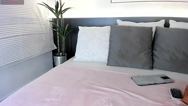 StacyRigel online show from October 2025 11:56:02 AM