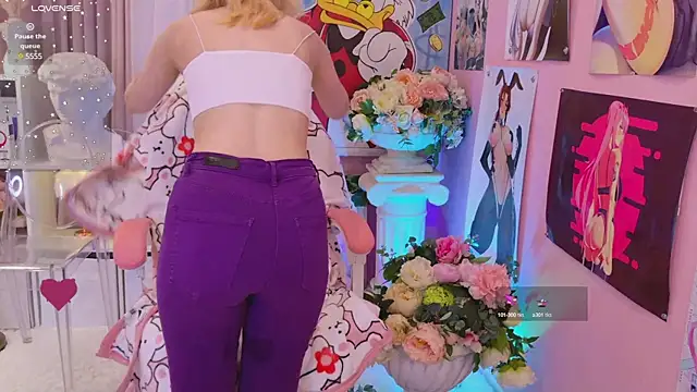 Snapshot of Coconut_Mia chatting on December 2024 10:23:01 PM Coconut Mia online show from December 2024 10:23:01 PM