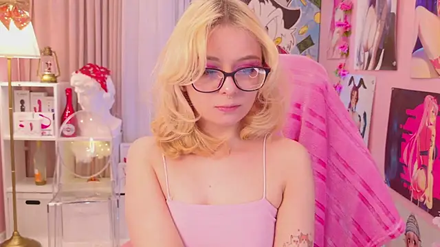 Snapshot of Coconut_Mia chatting on December 2024 09:08:01 PM Coconut Mia online show from December 2024 09:08:01 PM