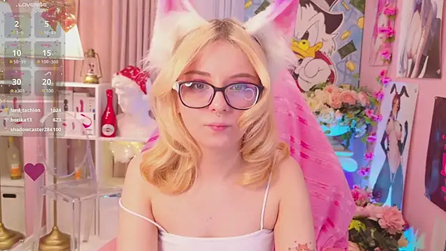 Snapshot of Coconut_Mia chatting on December 2024 04:13:01 AM Coconut Mia online show from December 2024 04:13:01 AM