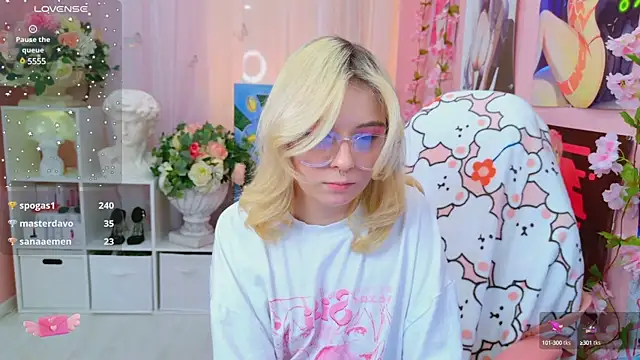 Snapshot of Coconut_Mia chatting on January 2025 12:24:01 AM Coconut Mia online show from January 2025 12:24:01 AM