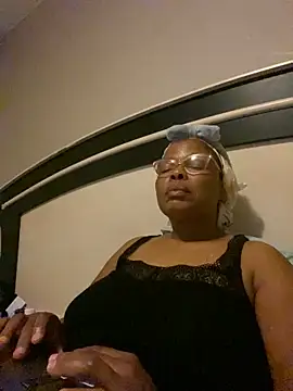 Nomthie online show from March 2025 06:54:02 PM