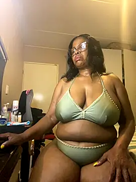 Nomthie online show from November 2025 08:52:01 PM