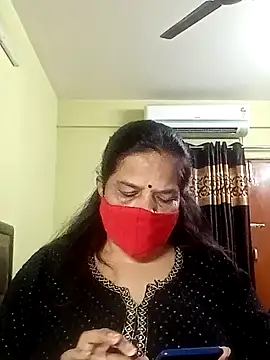 Snapshot of IndianAngle chatting on January 2025 10:32:01 AM IndianAngle online show from January 2025 10:32:01 AM