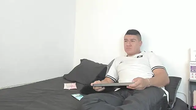 evanandsunny online show from December 2024 06:46:02 PM