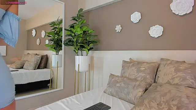 AylinMillerxs online show from February 2025 08:06:02 PM