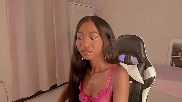 SavannahWildee online show from December 2024 11:03:02 AM